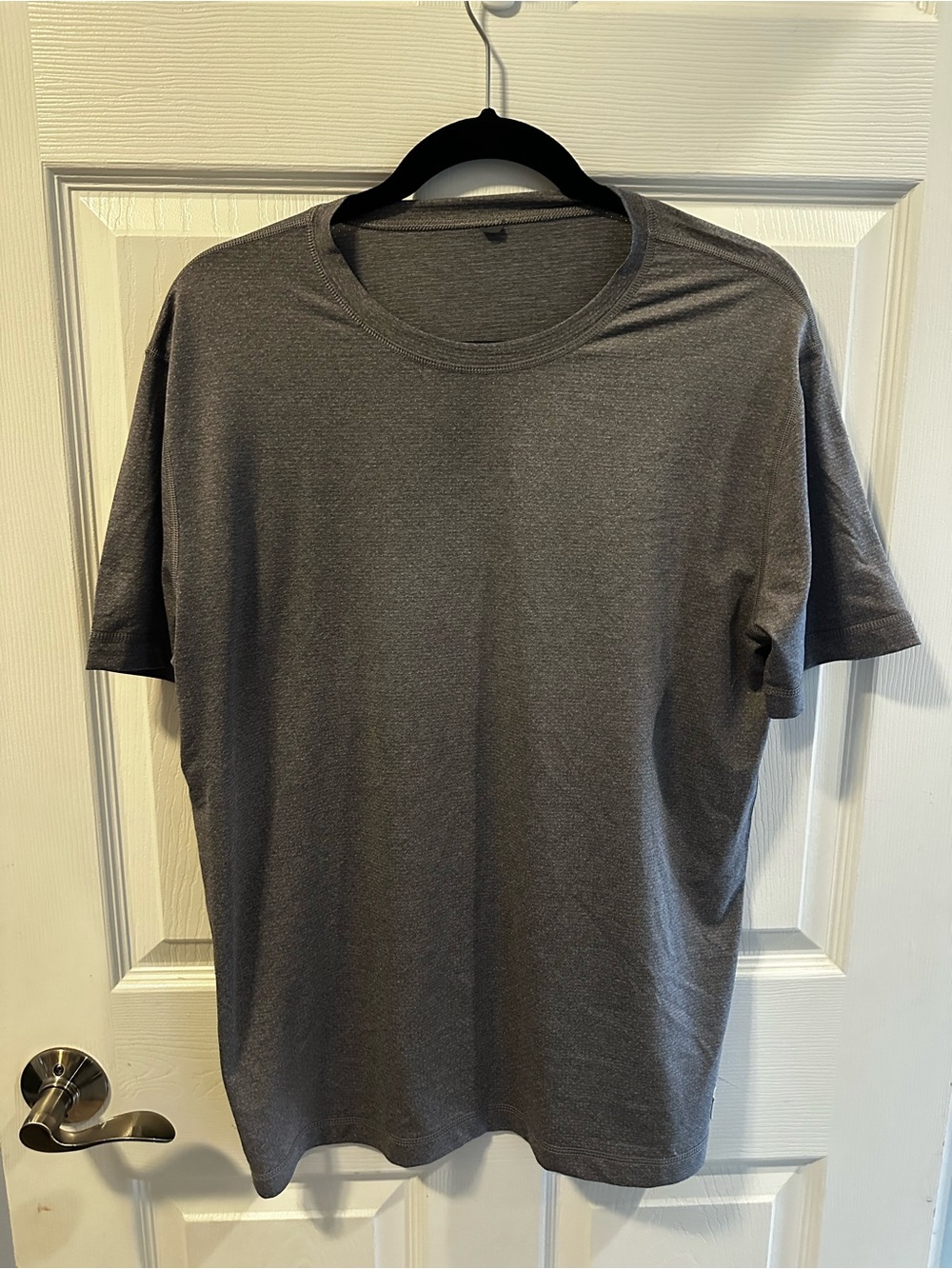 Vuori Strato Tech Tee Mens Medium Gray Athletic Performance Shirt